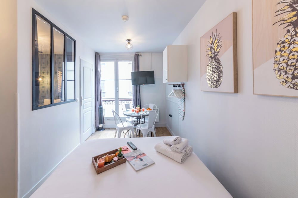 Apartment photo 2