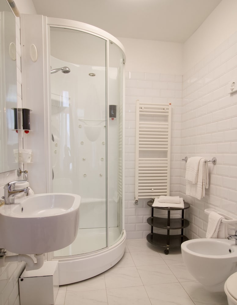 Business Double Room Single Use photo 3