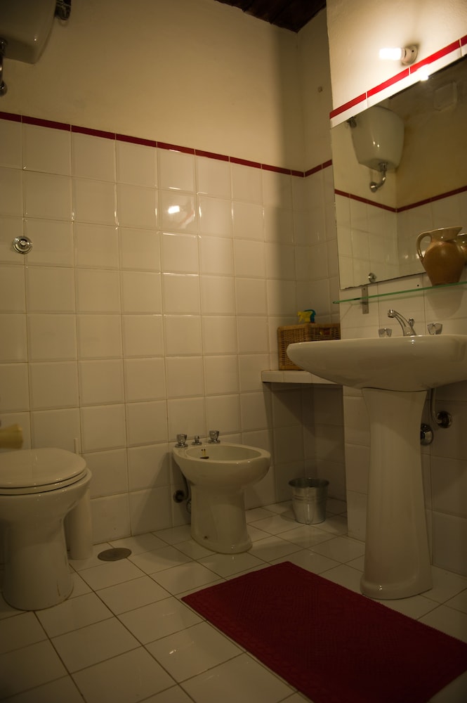 Traditional Apartment, 3 Bedrooms, Garden View, Ground Floor photo 2