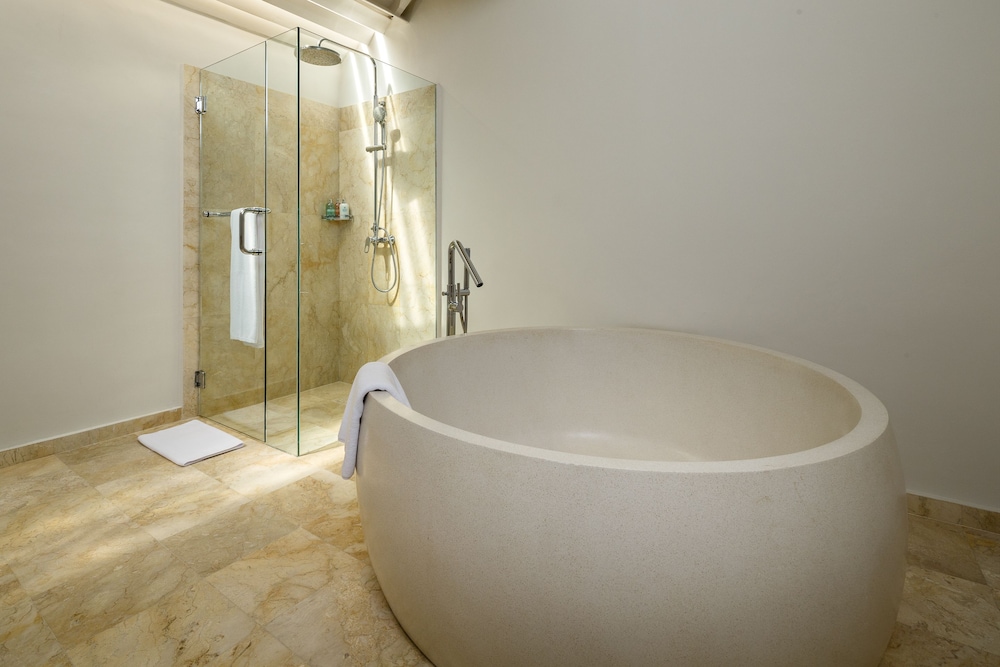 Luxury Villa, 2 Bedrooms photo 2
