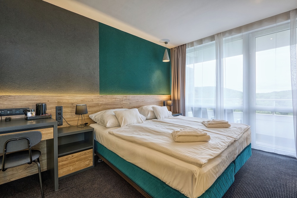 Deluxe Double Room, City View photo 1