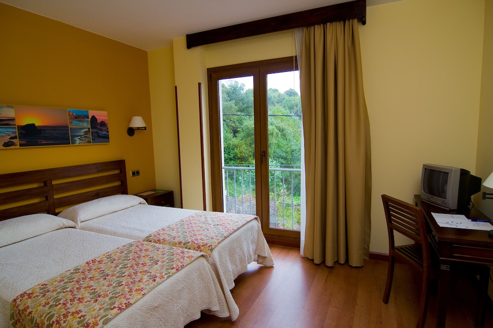 Habitación Estándar con Dos Camas Individuales