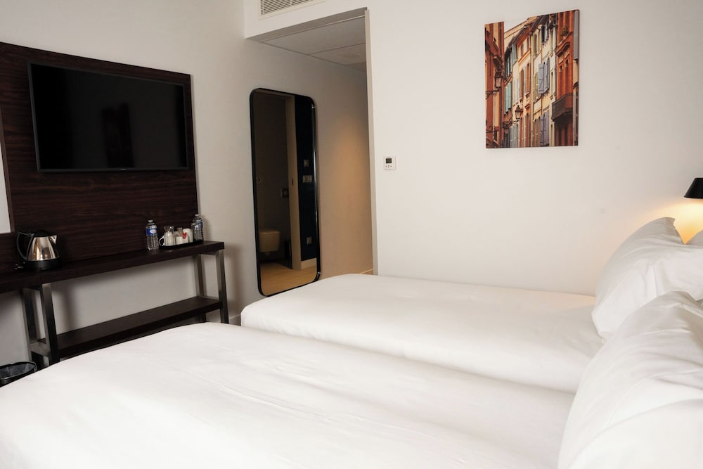 Twin Room - Photo 5