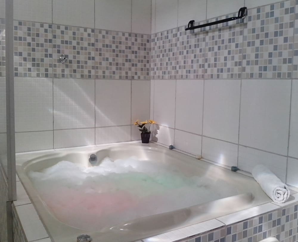 Executive Chalet, 1 Bedroom, Jetted Tub, Courtyard Area