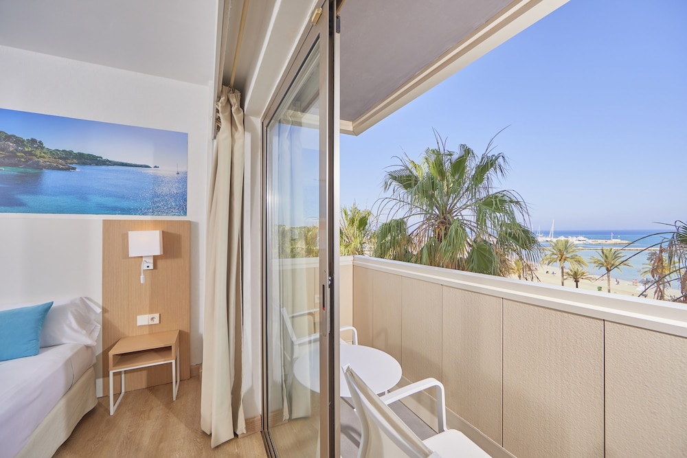 Double Room, Balcony, Sea View - Photo 4