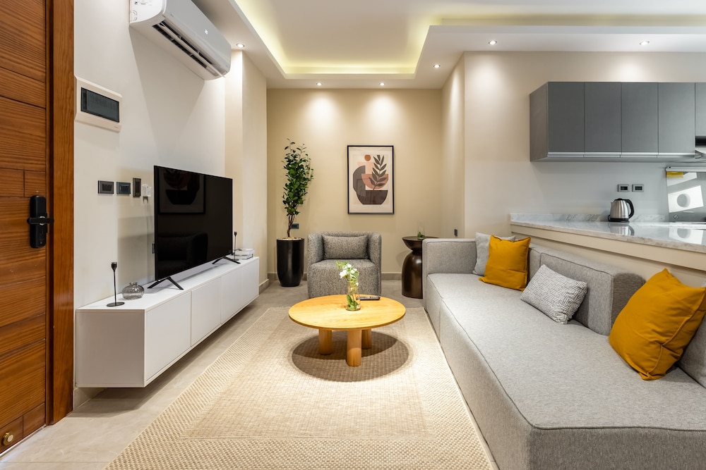 Basic Apartment photo 2