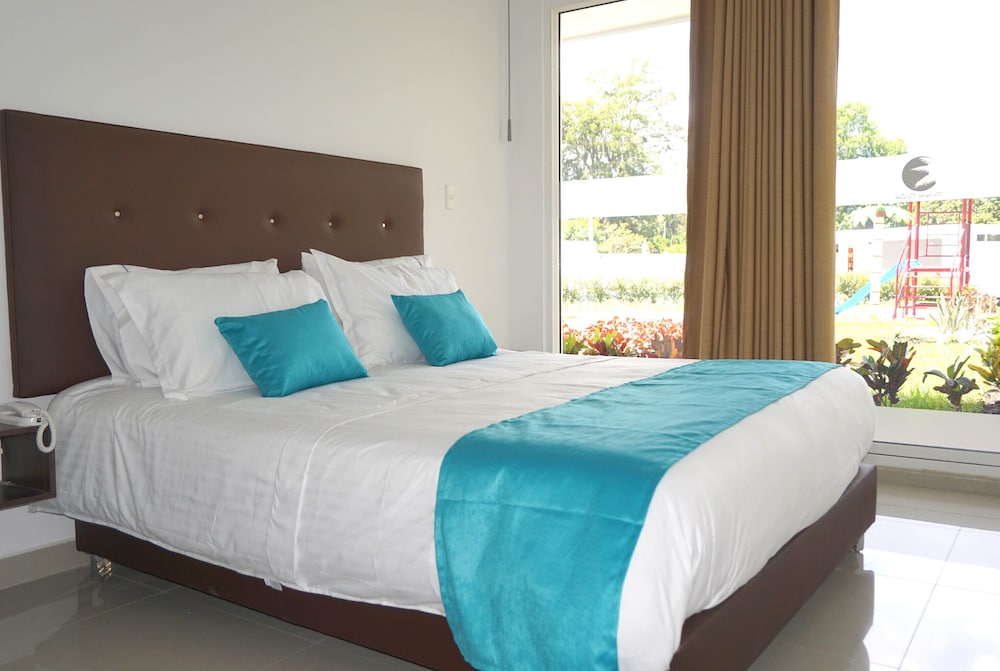 Deluxe Double Room, 1 Queen Bed photo 2