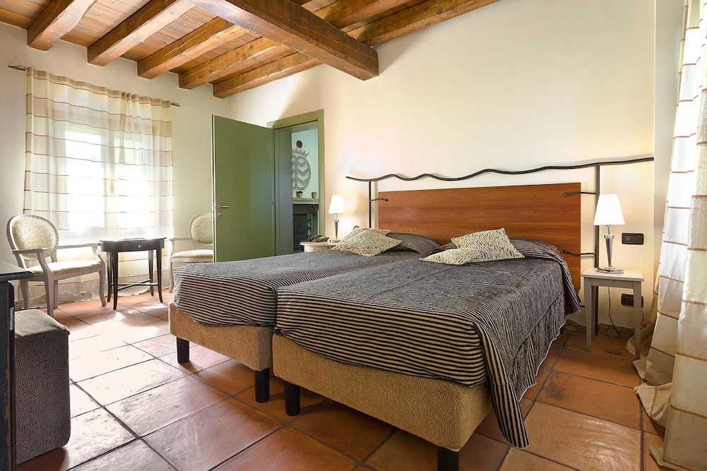 Double or Twin Room, Non Smoking photo 1