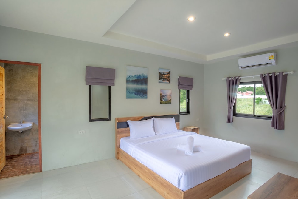 2 Bedroom House - Photo 13