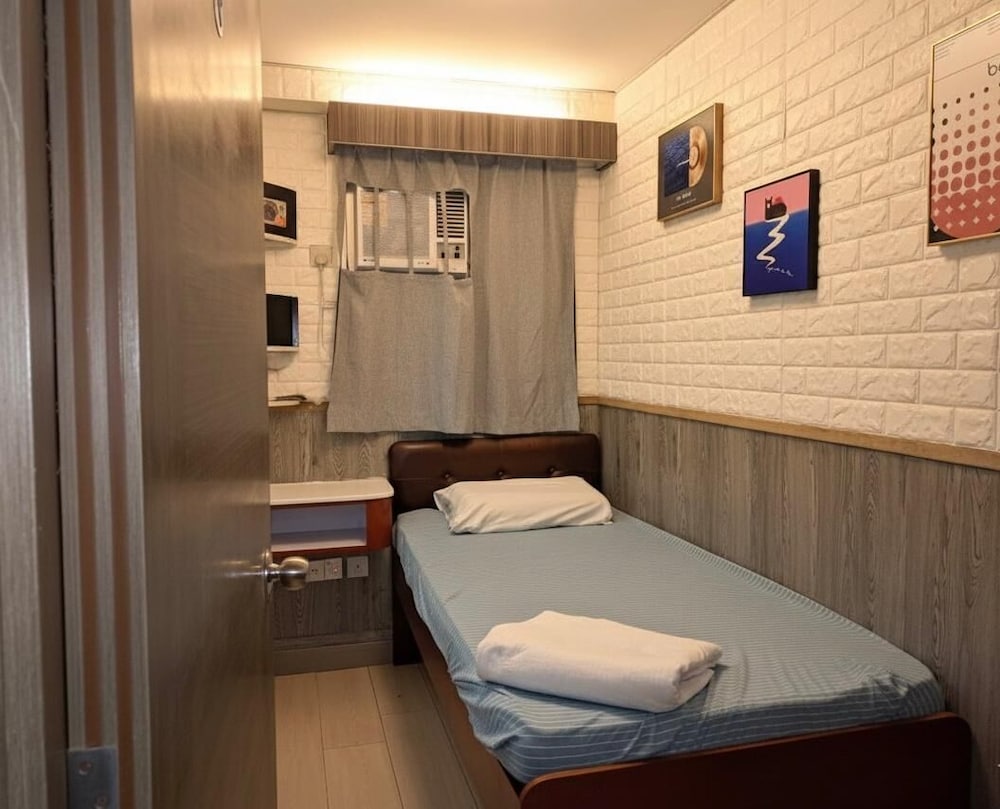 Basic Single Room