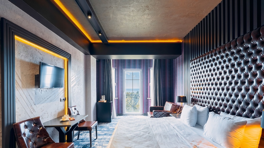 Deluxe Double or Twin Room, Sea View - Photo 32