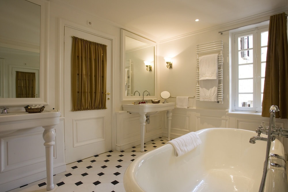 Suite - Photo 2