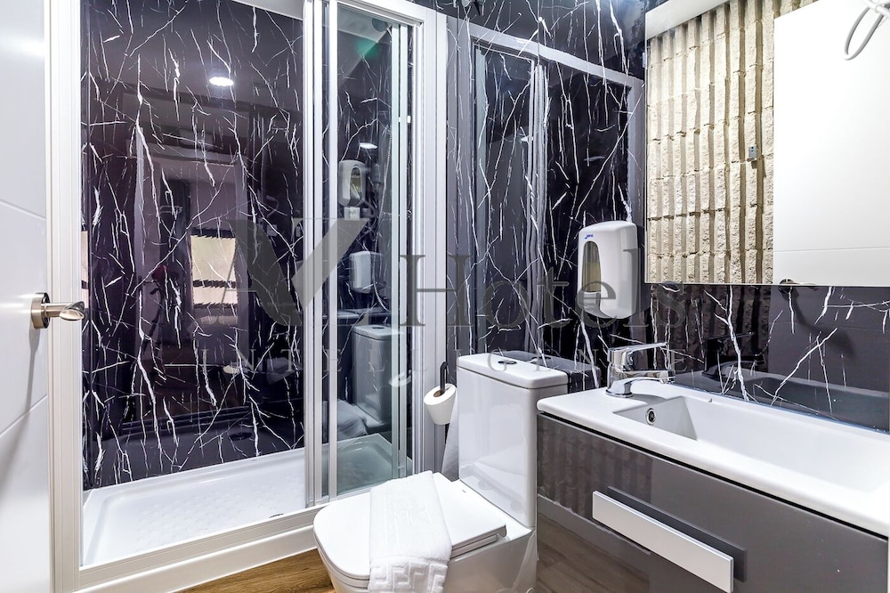 Standard Double Room, Non Smoking, Private Bathroom photo 3