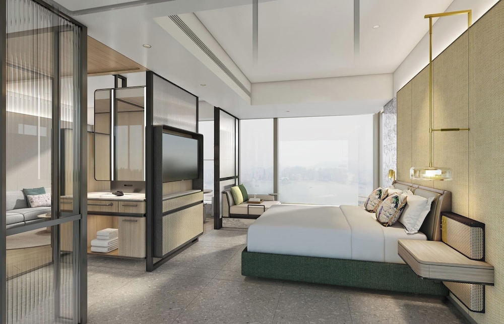 Kimpton Harbour Suite with Balcony