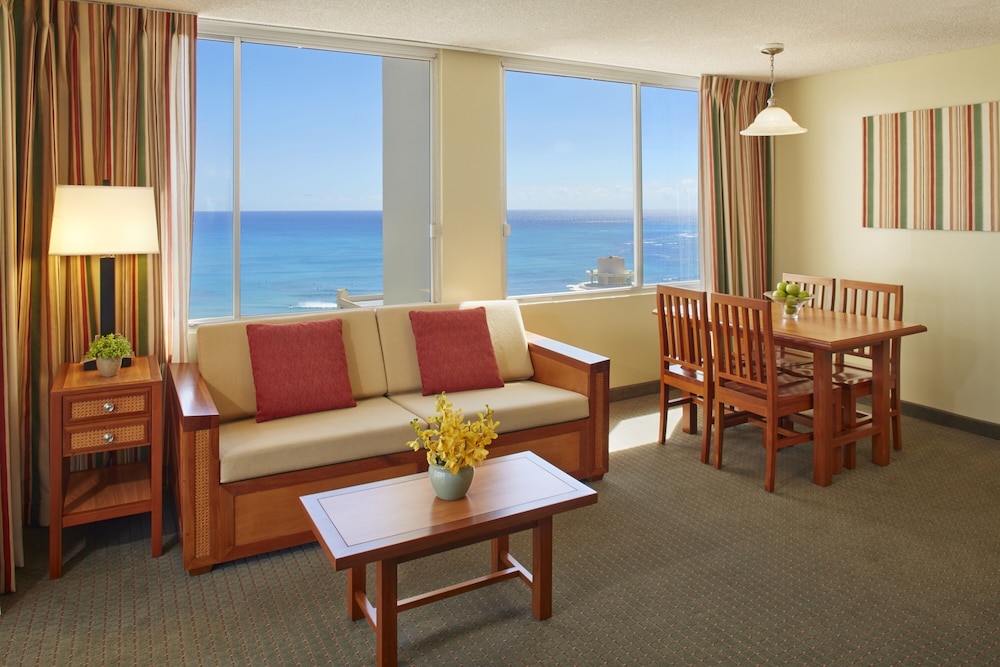 Suite, 1 Bedroom, Ocean View (1 Queen Bed) thumbnail 6