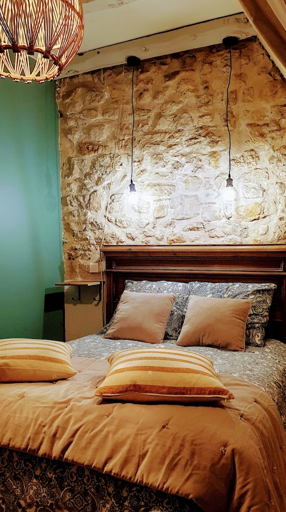 Double Room (A Fleur de Peau) photo 1