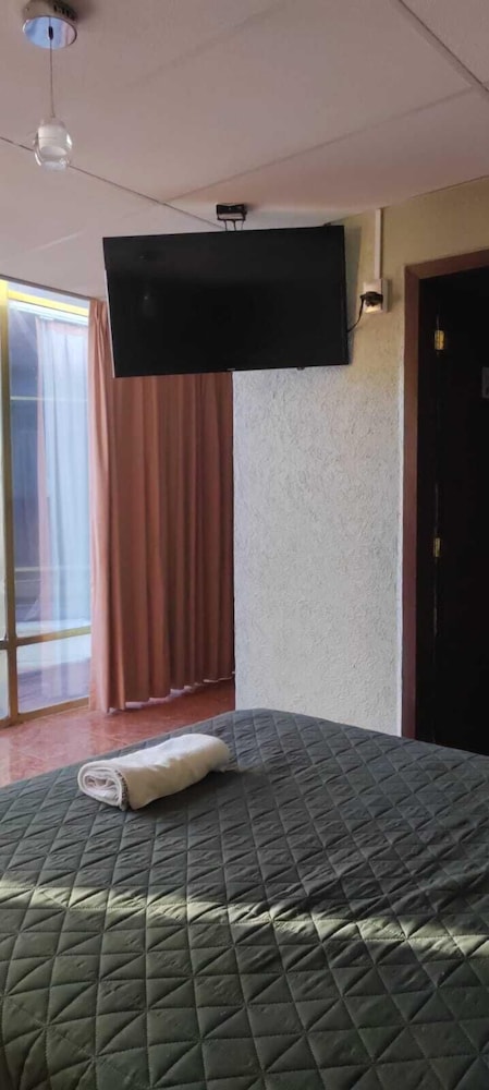 City Room photo 3