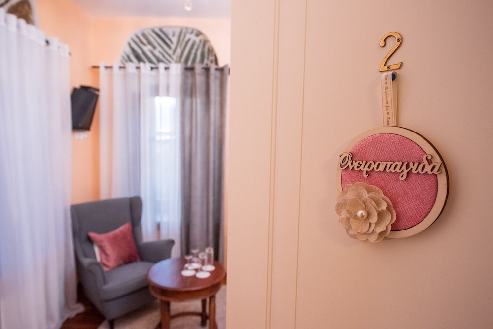 Suite - Photo 7