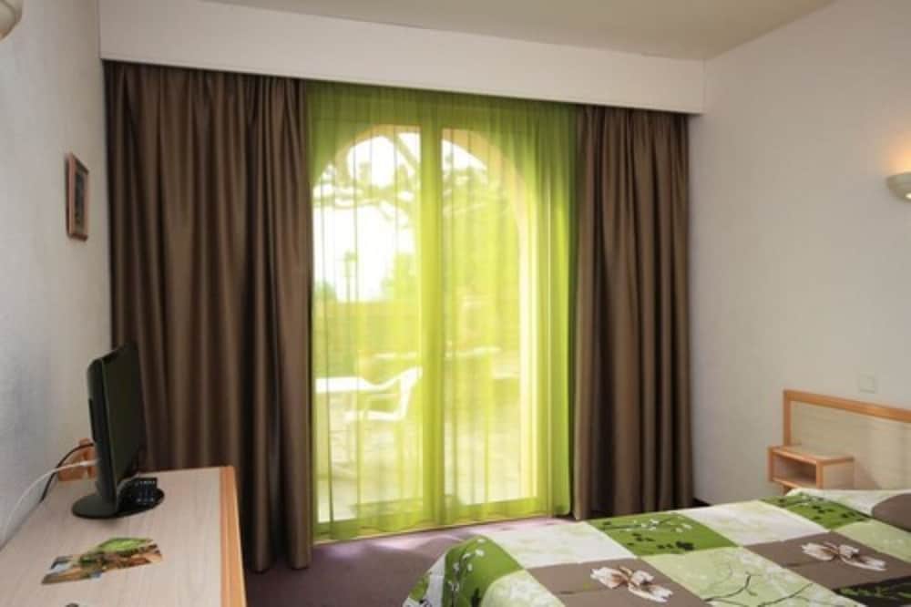 Comfort Double Room (Côté Jardin) photo 2