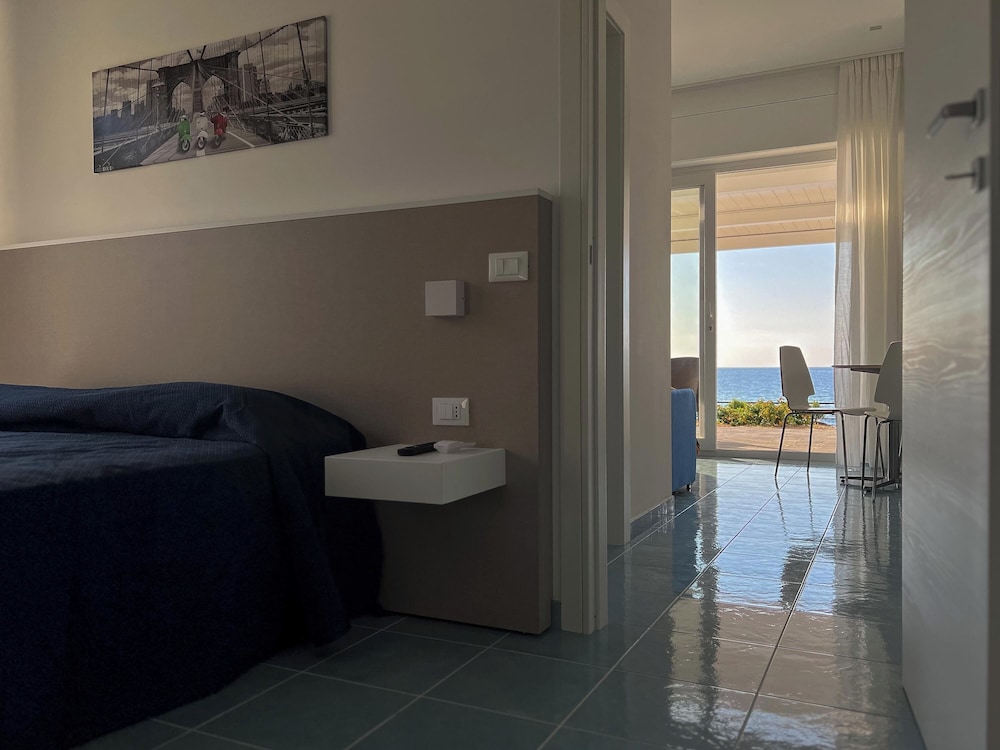 Panoramic Suite, Sea View photo 2