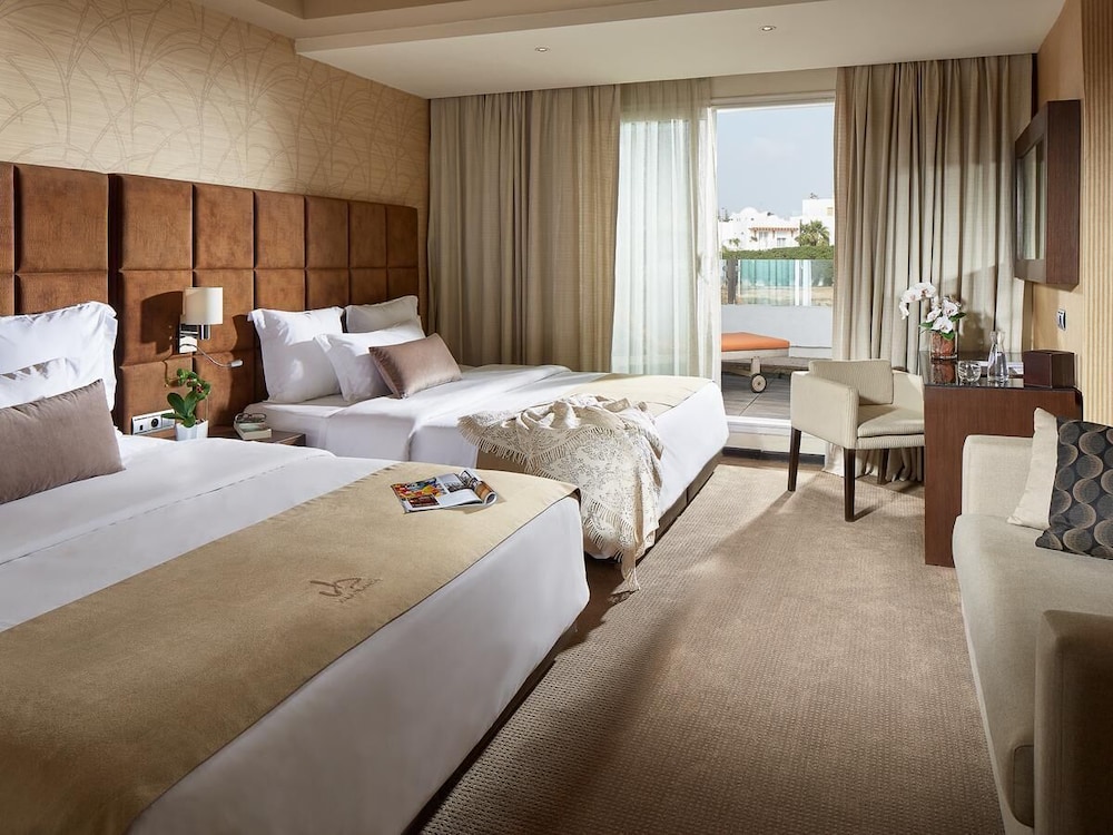 Deluxe Twin Room - Photo 1