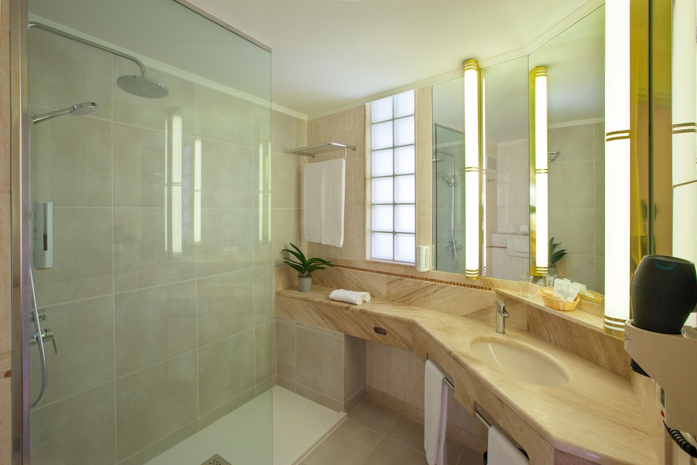 Standard Double Room, Balcony, Partial Sea View