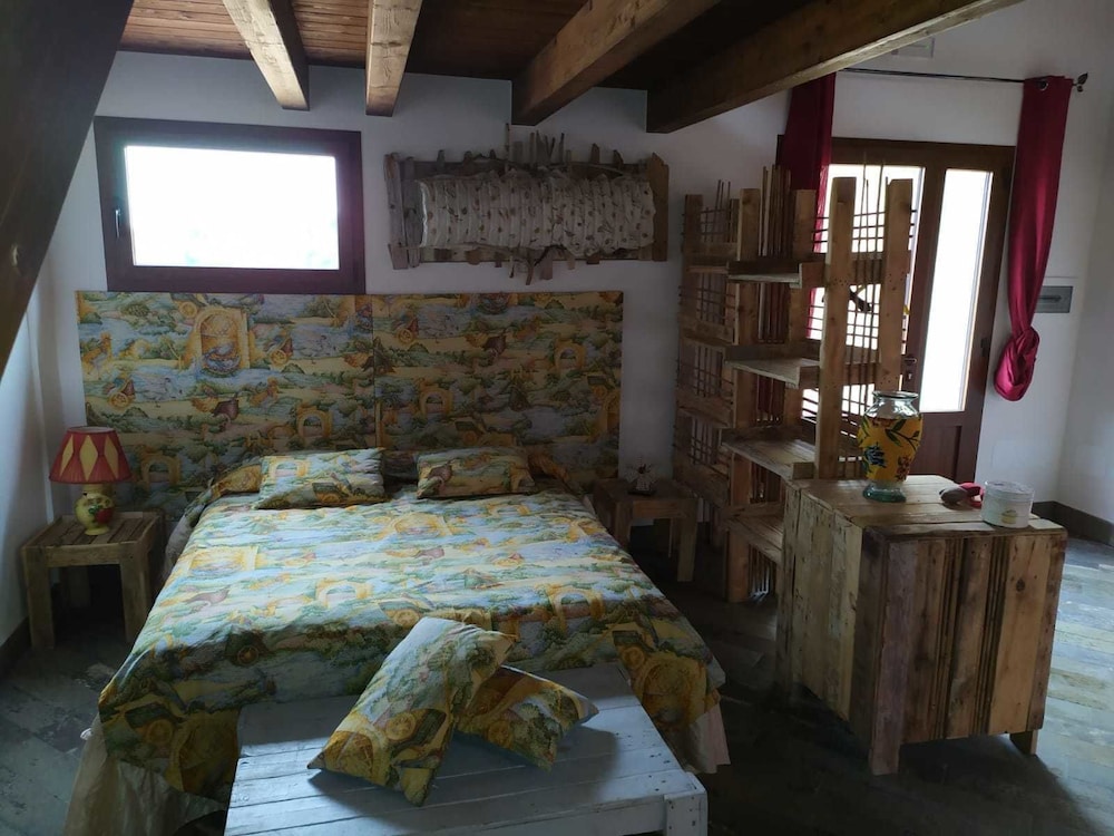 Superior Duplex, Multiple Beds
