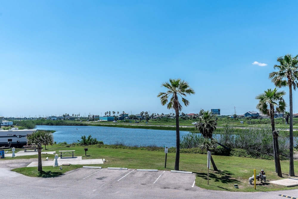 A Beachside Retreat 2 bed 2 Bath w Washer and Dryer, Photo 28