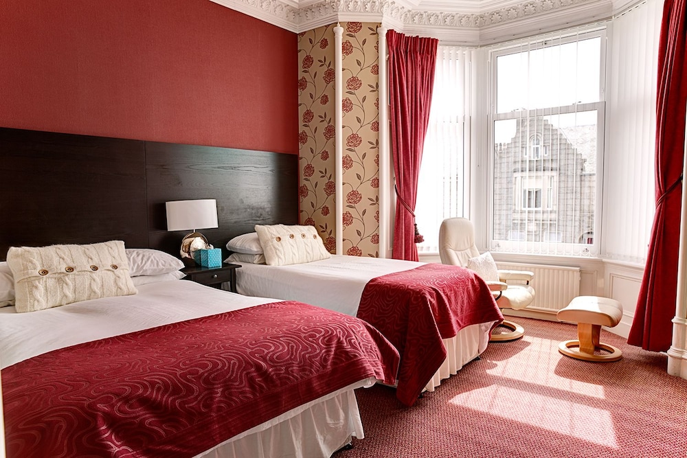 Family Room, Ensuite photo 1