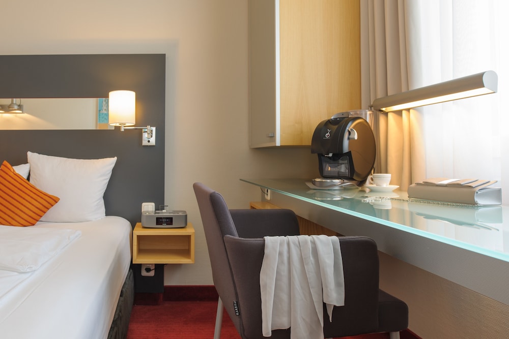 Privilege, Room, 1 King Bed - Photo 1