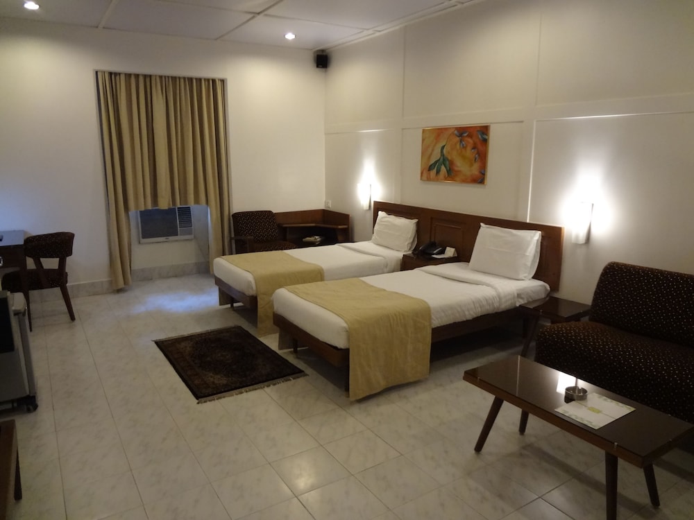 Deluxe Room - Photo 4