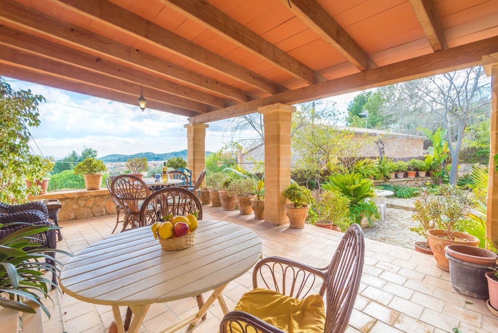 Villa photo 2