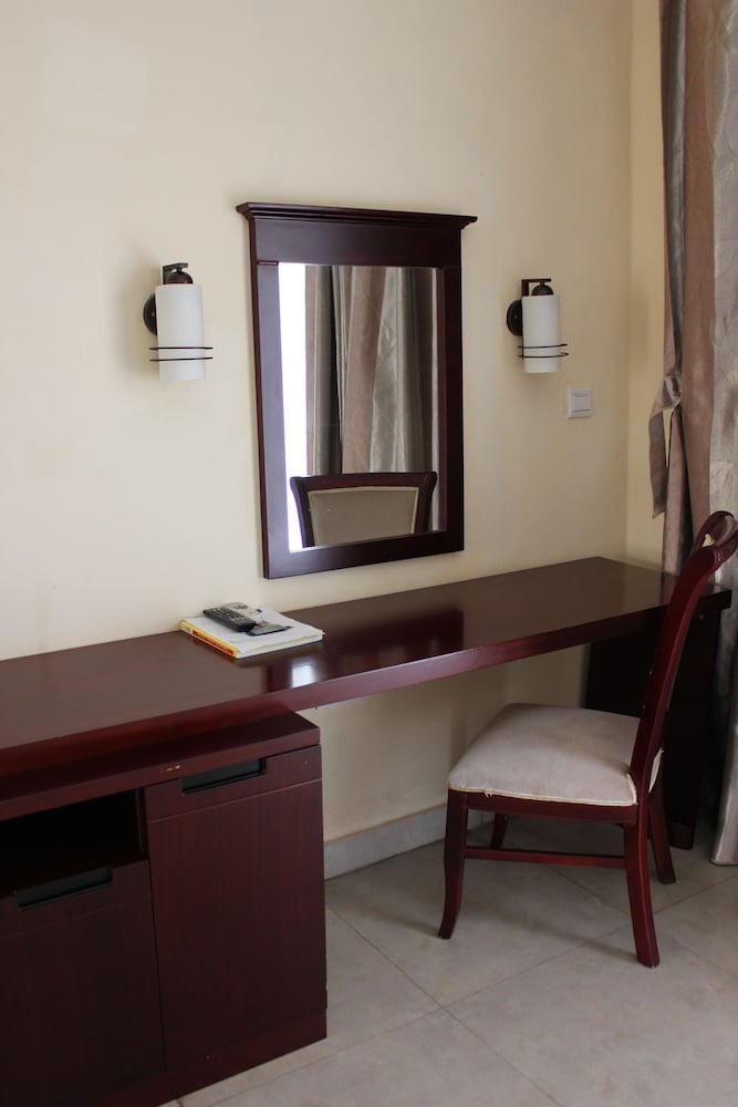 Superior Suite, 1 King Bed photo 3