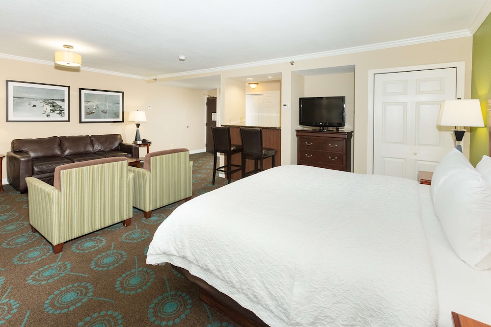 Suite, 1 King Bed, Non Smoking