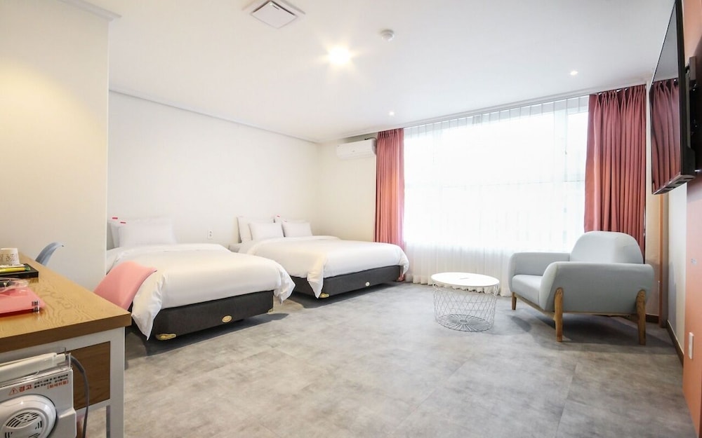 Room (X- Large) photo 3