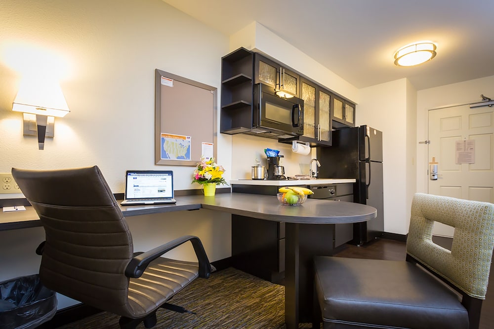 Studio Suite, 1 King Bed, Accessible (Mobility) photo 2