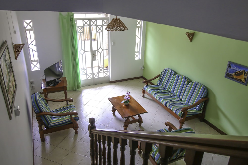 Apartment, 2 Bedrooms, Pool View photo 2