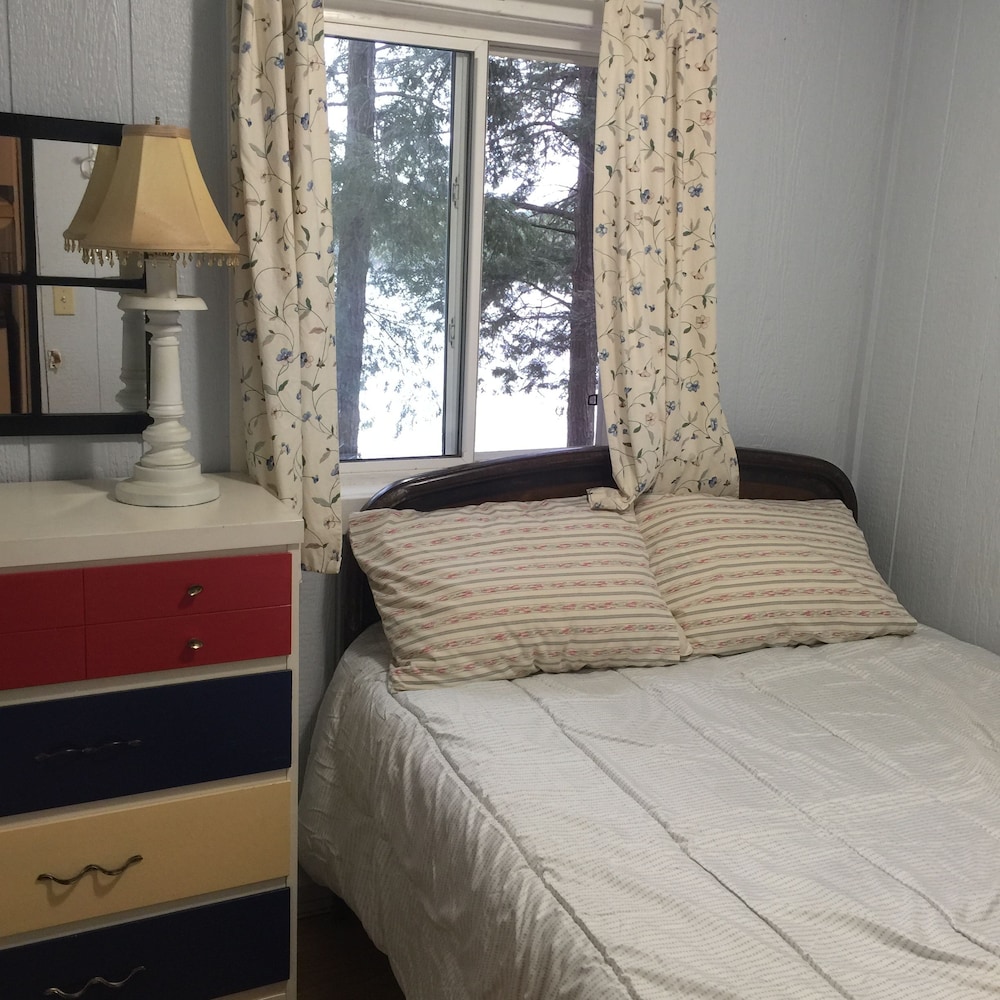 Cabin, 1 Bedroom, Kitchenette, Lake View photo 1