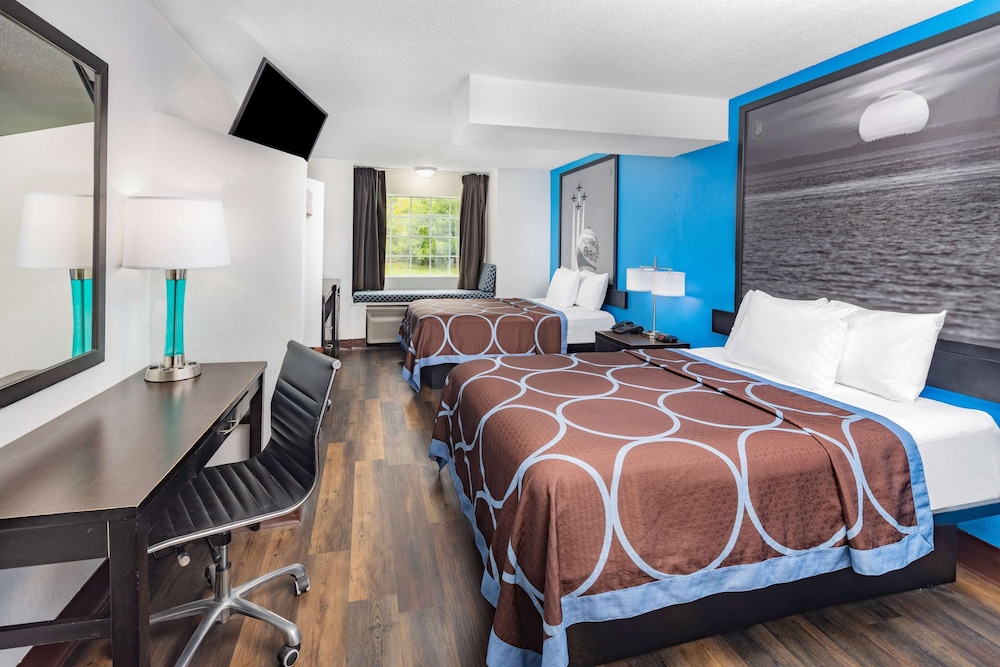 Deluxe Room, 2 Queen Beds, Non Smoking - Photo 1