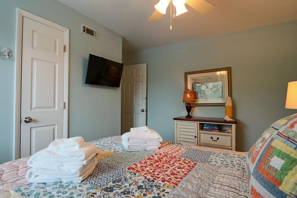 Condo, Multiple Beds, Kitchen photo 1