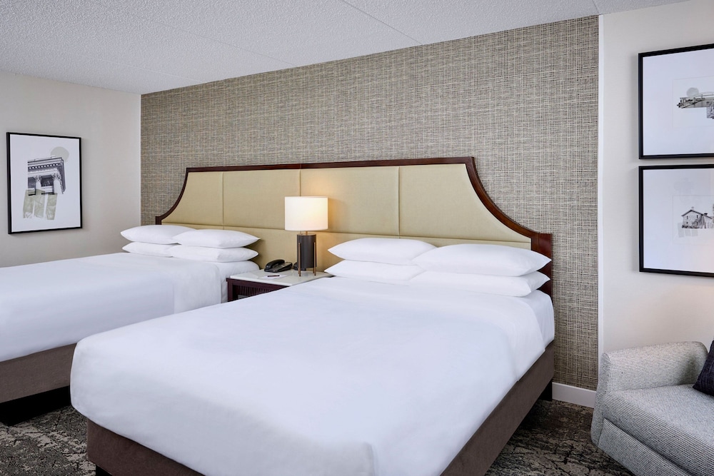 Club Room, 2 Queen Beds - Photo 1
