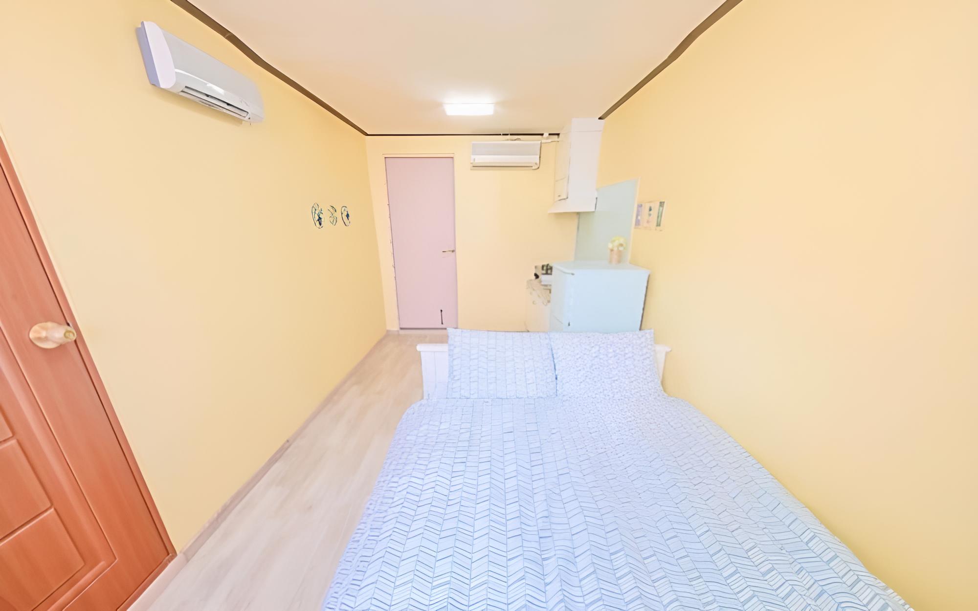 Room (Room 301) - Photo 1