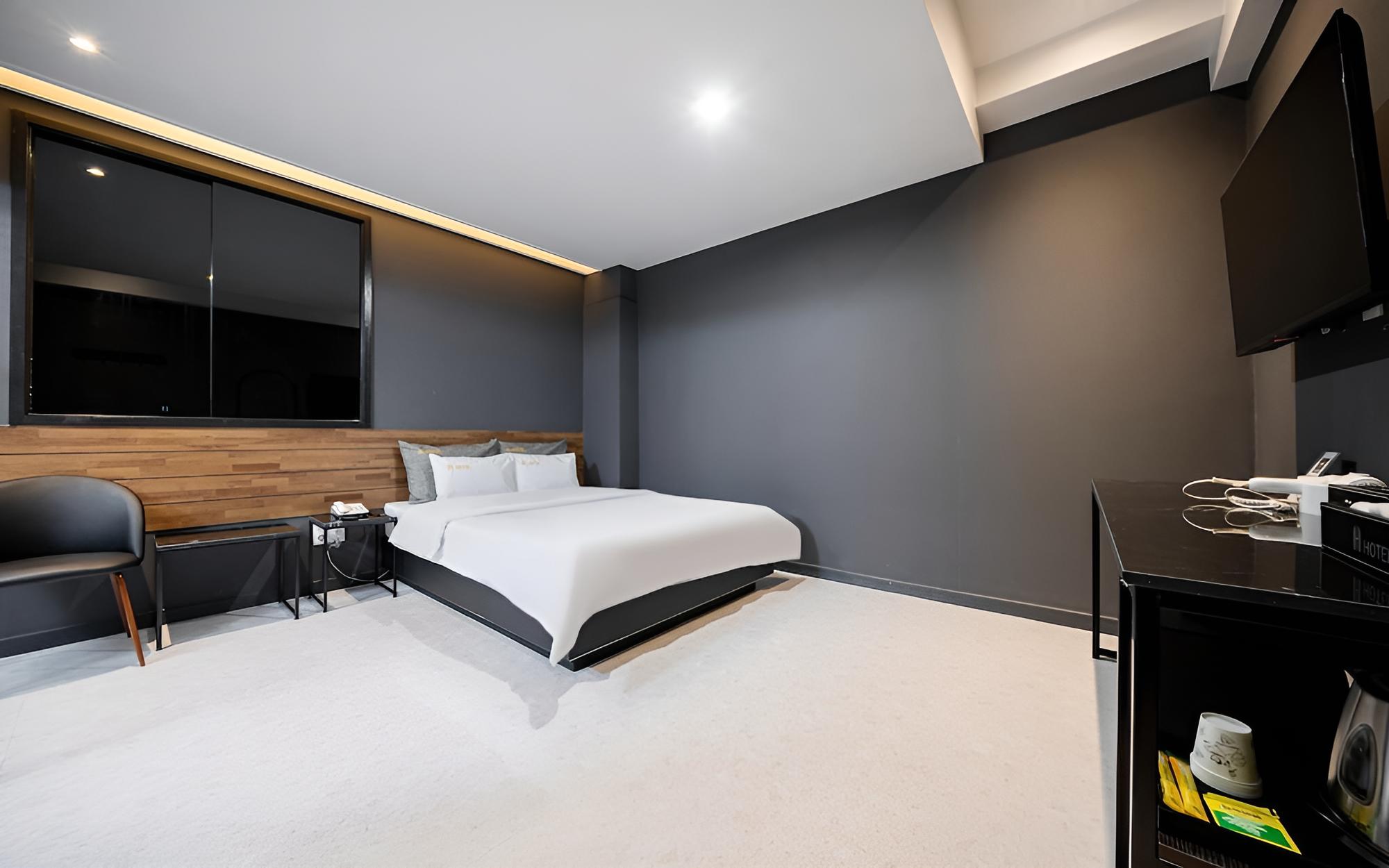 Room (Standard (all rooms non-smoking)) photo 3