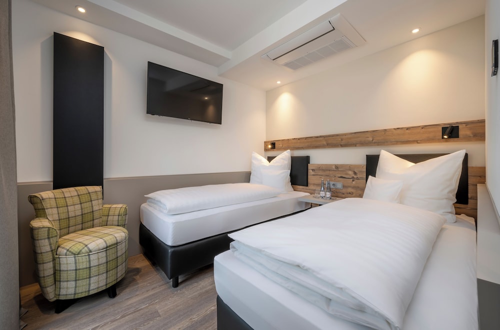 Deluxe Room - Photo 8