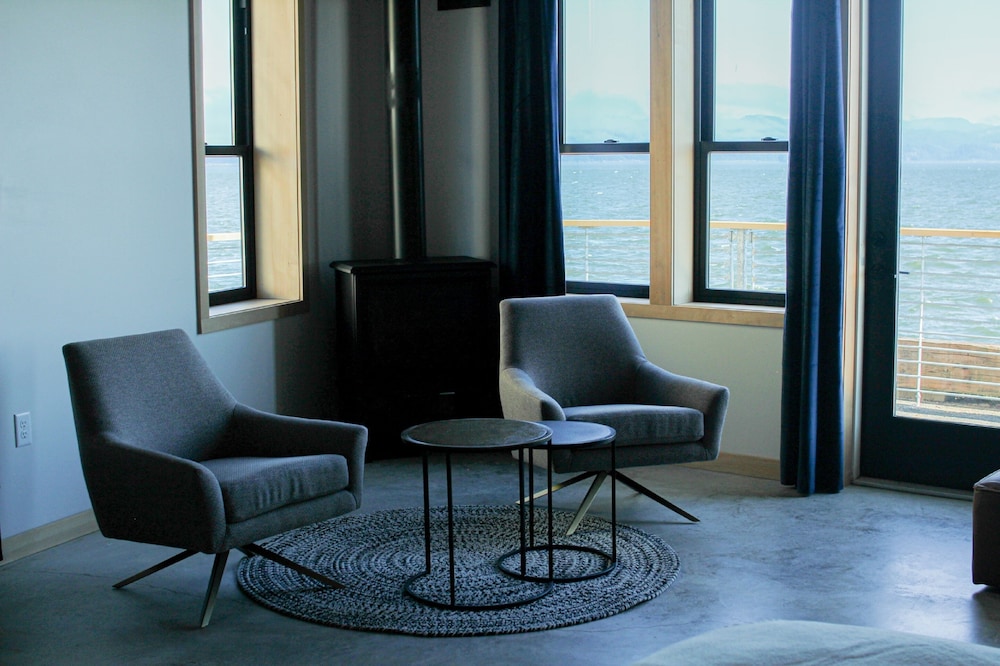 Buoy Suite - Photo 6