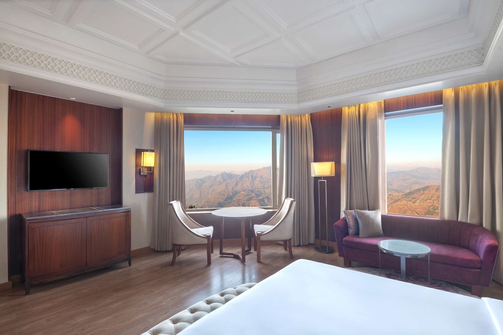 Junior Suite with Partial View