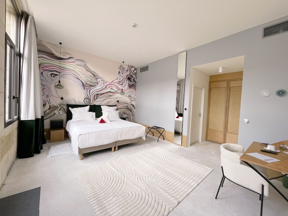 Executive Double Room, 1 King Bed, Courtyard Area
