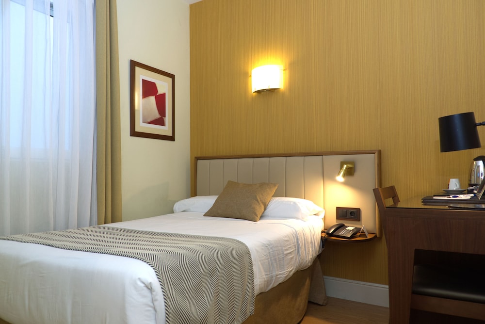 Single Room - Photo 2