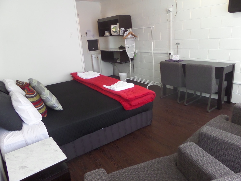 Superior Room, Multiple Beds, Non Smoking, Kitchenette photo 3