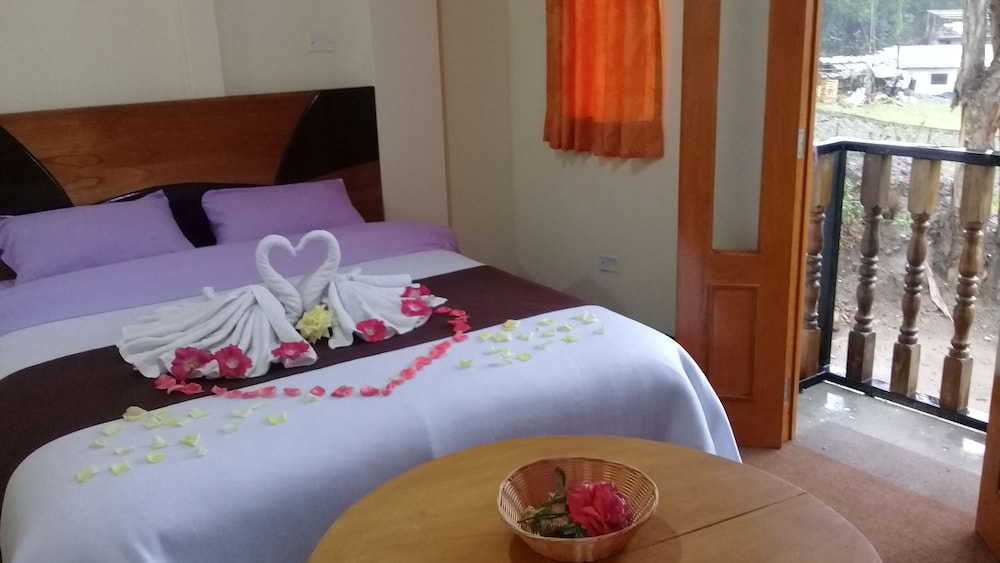 Standard Double or Twin Room, 1 Bedroom, Ensuite, Mountain View photo 3